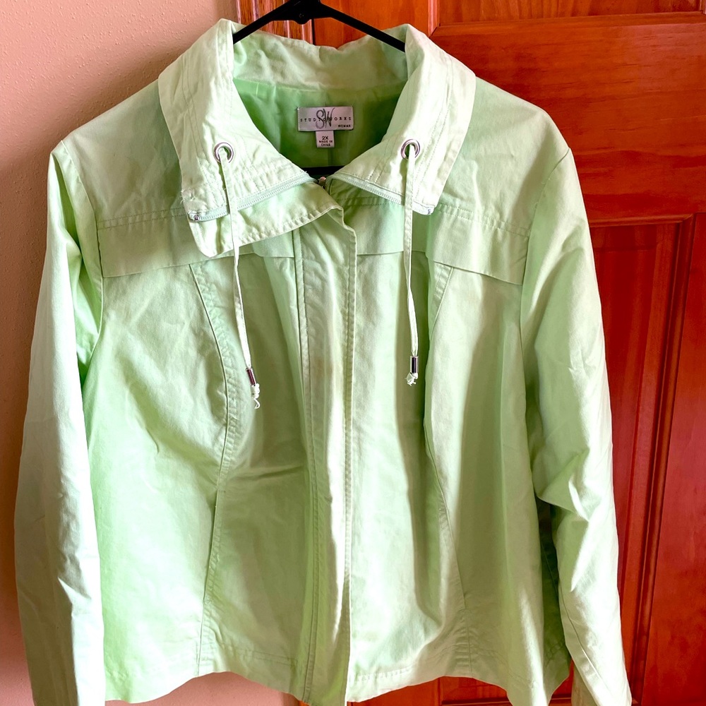 Women’s lime green spring jacket. Size 2X.Studio Works. Used, great condition